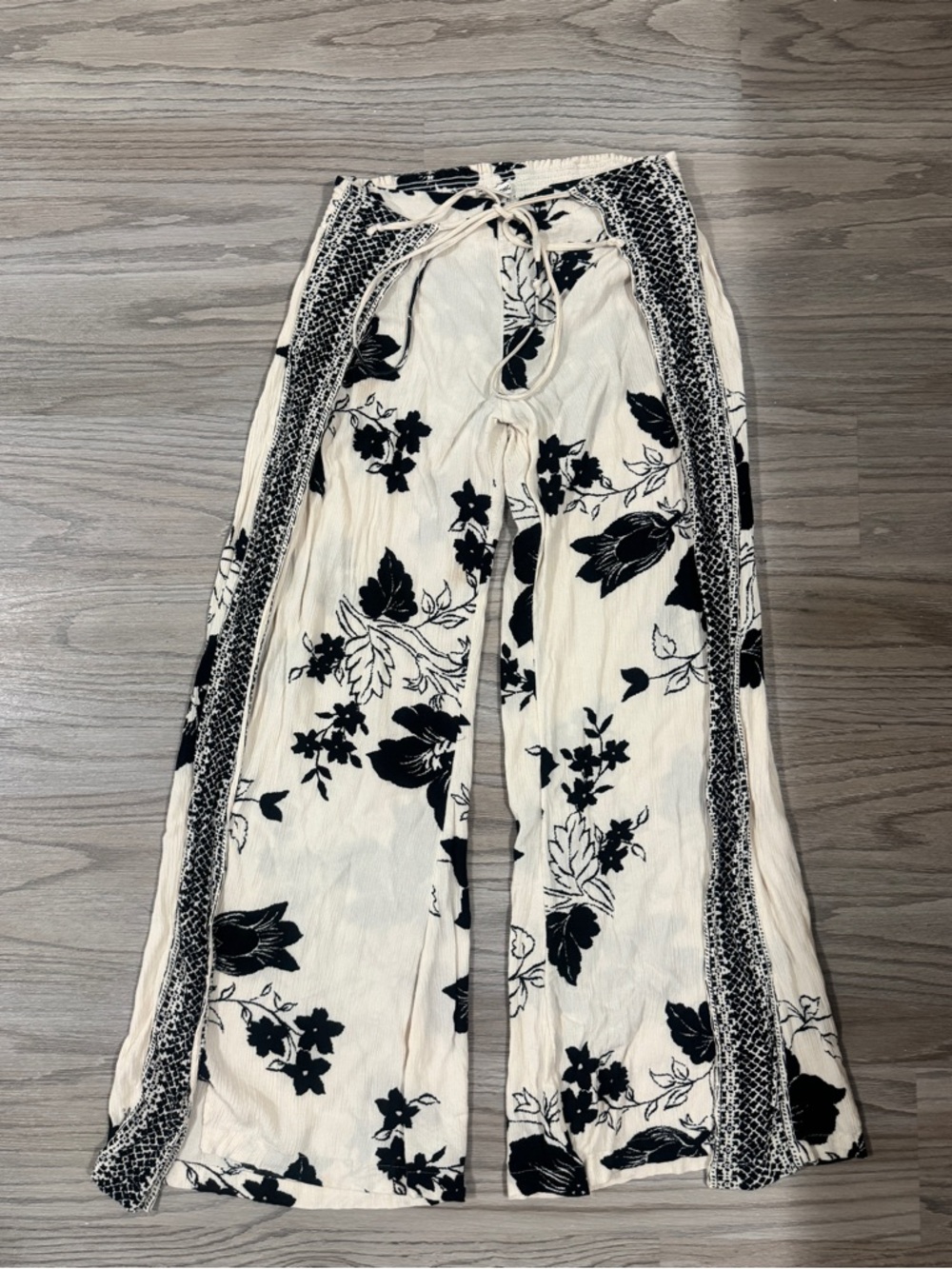 Billabong Cream & Black Floral Wide-Leg Pants